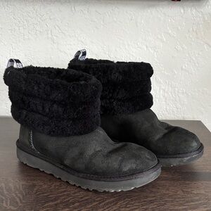 UGG women’s mini quilted fluff Black Fur-Lined Winter Boots 9